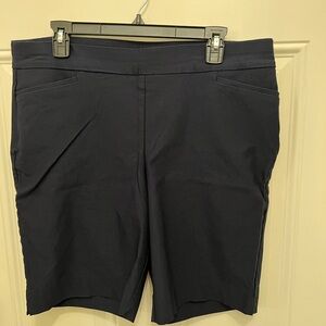 Chico's Dark Blue Women's 2.5 (standard 14) Bermuda shorts